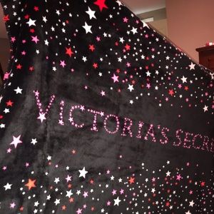 Plush VICTORIA’S SECRET fleece throw blanket